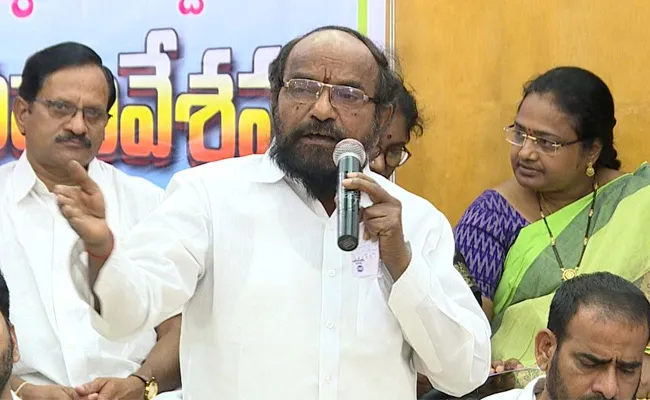 New Democracy Leader Govardhan Comments On KCR - Sakshi