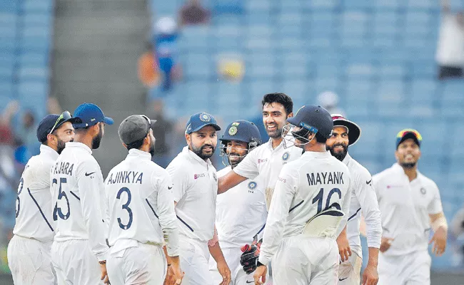 India vs South Africa 2nd Test Match At Pune Day 3 - Sakshi