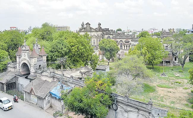 King Kothi Palace Would Be Demolished For Business Mall Construction - Sakshi