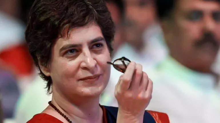 Priyanka Gandhi Slams Ravi Shankar Prasad For Comment On Economy - Sakshi