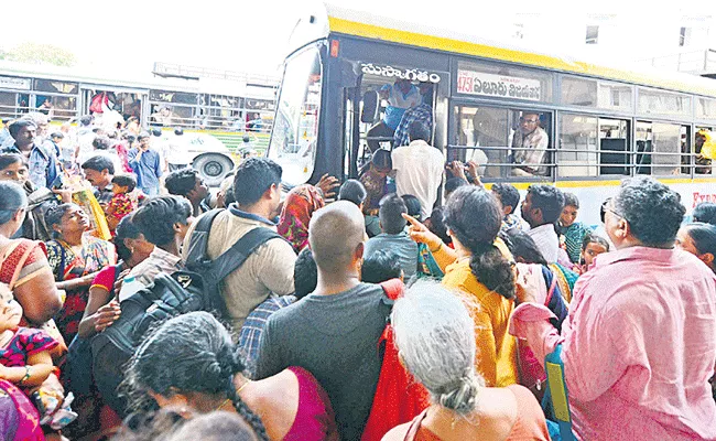 APSRTC 229 Crore Profit In Festival Season - Sakshi