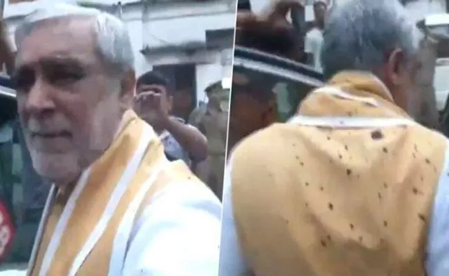 Union Minister Ashwini Choubey Attacked With Ink - Sakshi