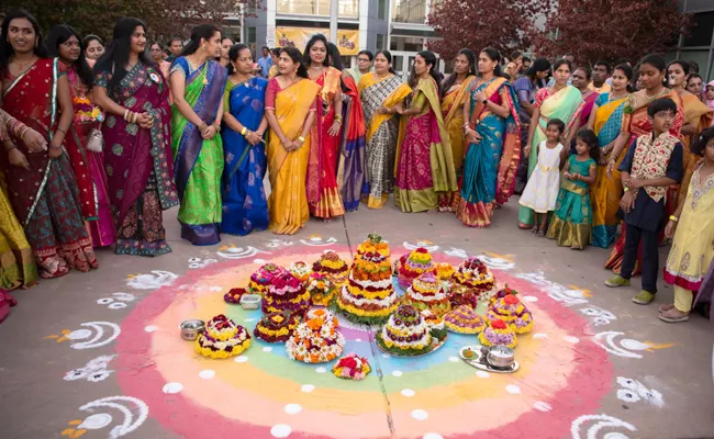 Bathukamma Celebrations held in Sacramento - Sakshi