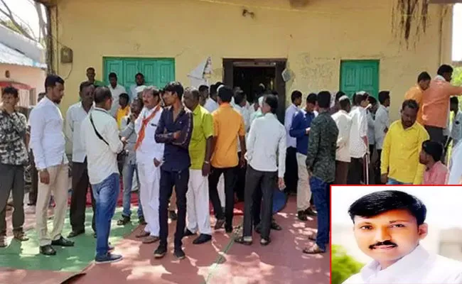 Omraje Nimbalkar Stabbed At Poll Rally In Osmanabad District - Sakshi