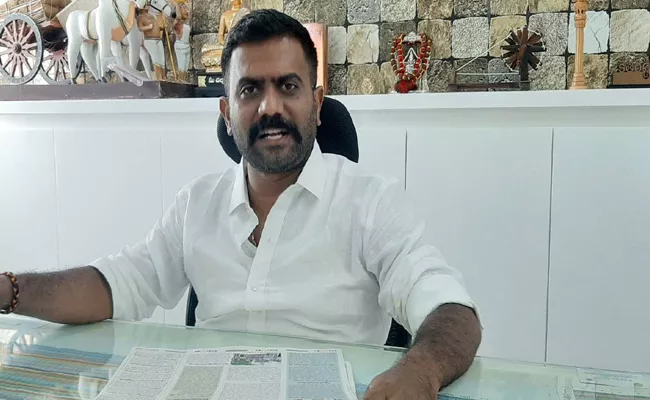 YSRCP MLA Kethireddy Venkatarami Reddy Slams Varadapuram Suri Over Anantapuram Politics  - Sakshi