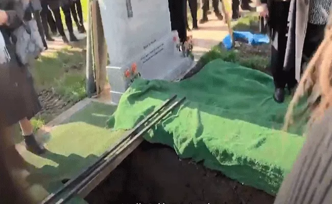 Man Pranks Mourners At His Own Funeral In Ireland - Sakshi