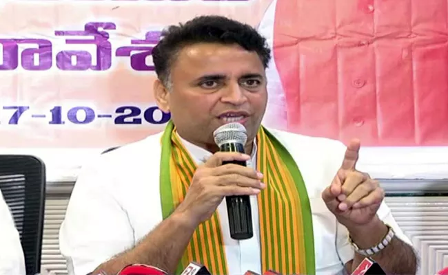 Sunil Deodhar Slams Chandrababu Over Central Govt Funds - Sakshi