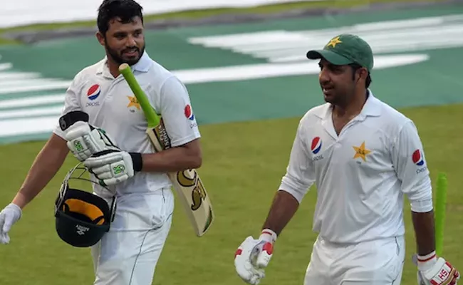 Fans Blast PCB For Replacing Sarfaraz Ahmed With Azhar Ali - Sakshi