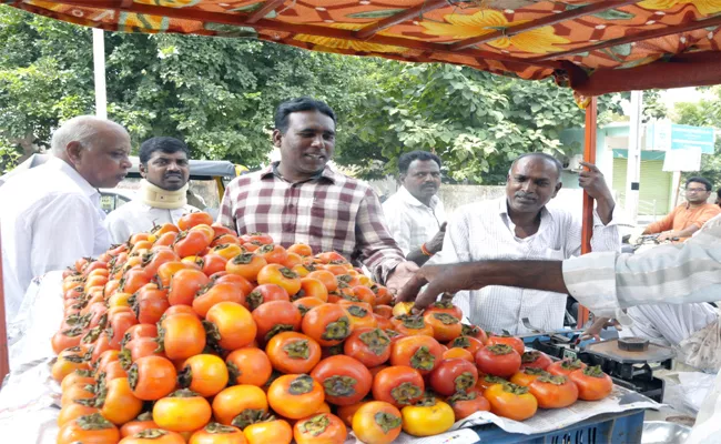 Sweet Omar Fruits Just looking Like Tomatoes In Nizamabad - Sakshi