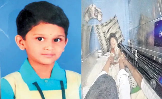 Girl Child Died in Strucked Lift Hyderabad - Sakshi