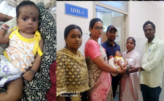 Parents Left Girl Child In Train At Tirupati - Sakshi