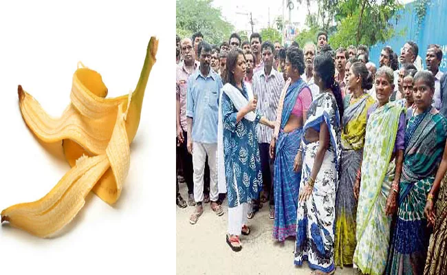 Attack on Daily Workers for Banana Peel in Hyderabad - Sakshi