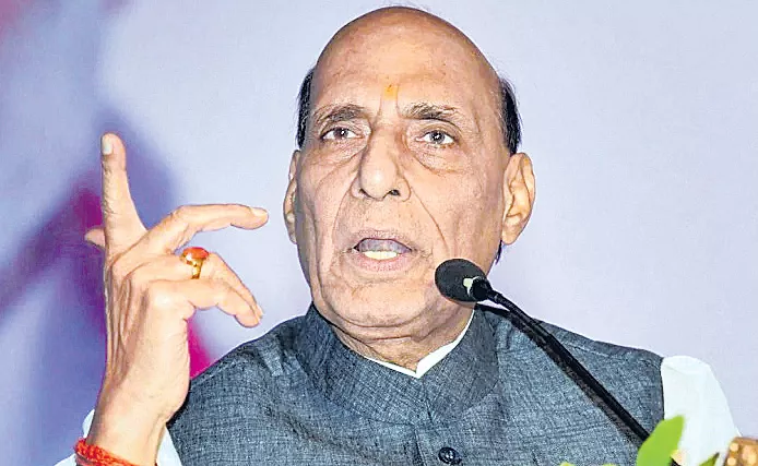 Rajnath Singh Warning to Pakistan on Infiltration Attempt - Sakshi