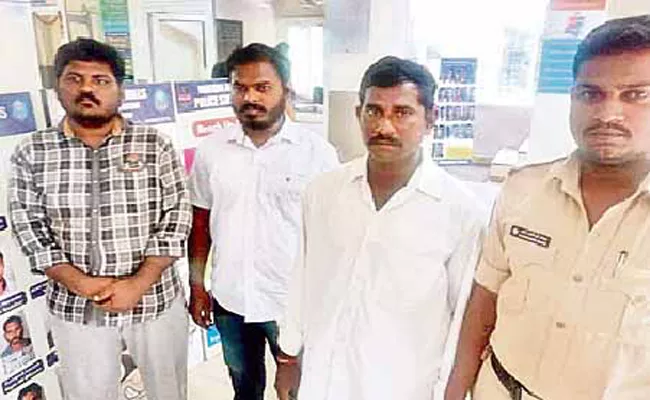 Akhila Priya Followers Arrest in Murder Attempt Case in Hyderabad - Sakshi