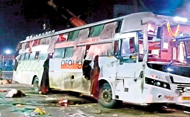 20 people were injured in private travel bus accident - Sakshi