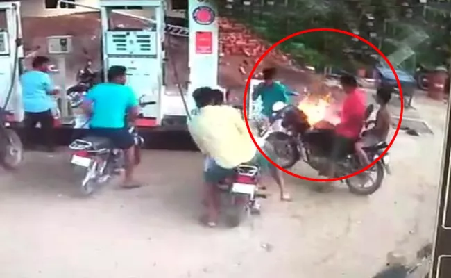 Fire From Bike In Petrol Bunk At Sattenapalli - Sakshi