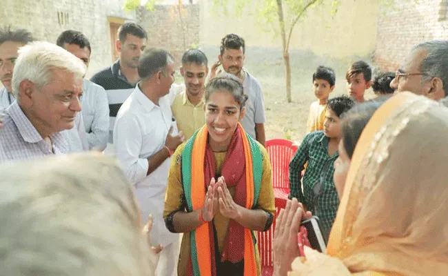 Haryana Election Results 2019 Babita Phogat Says People Will Bless Their Daughter - Sakshi