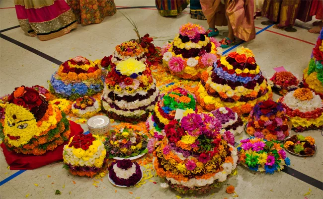 Bathukamma, Dussehra Celebrations At Portland America - Sakshi