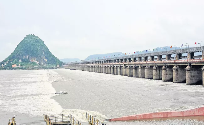 Huge flood into Srisailam dam - Sakshi