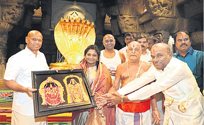 Telangana Governor Tamilisai Soundararajan Visits Tirumala For Worship - Sakshi