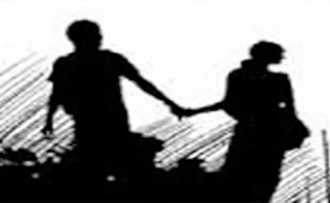 Lovers Committed Suicide In Tammileru Reservoir In Krishna  - Sakshi