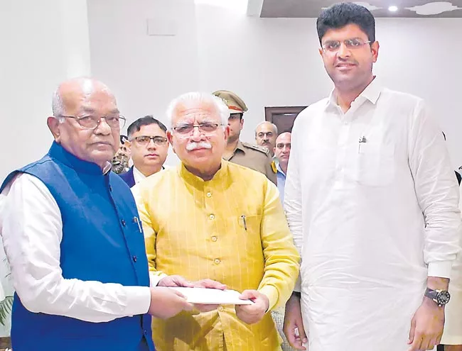 Manohar Lal Khattar, Dushyant Chautala to be sworn in as Haryana CM - Sakshi