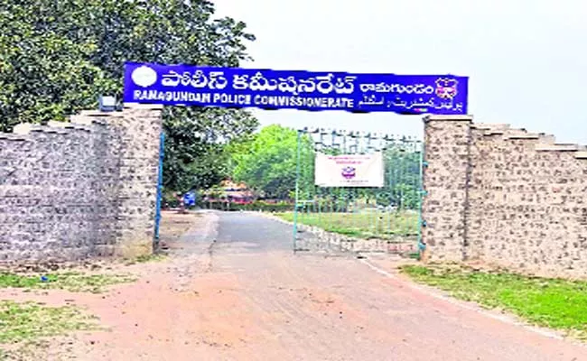 Police People Not Interested Transfers In Ramagundam - Sakshi