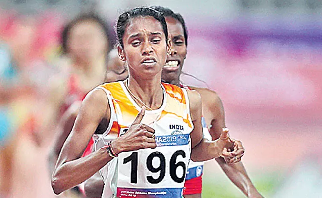 Asian Champion Indian Runner Chitra Unnikrishnan Exits In The First Round - Sakshi