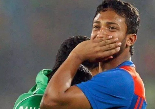 Mushfiqur Post Emotional Messages after Shakib Al Hasan Ban - Sakshi