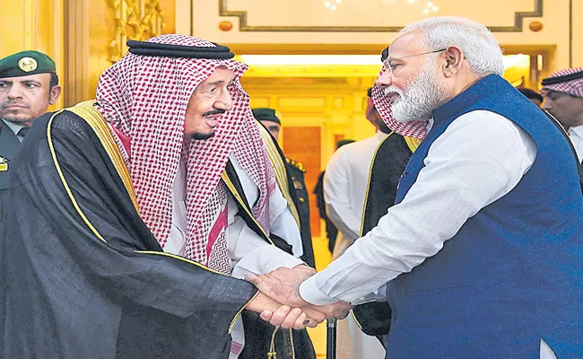 Modi Meets Saudi King Salman In Saudi Arabia - Sakshi