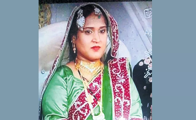 Bride Suicide in Hyderabad While Harassing Extra Dowry - Sakshi