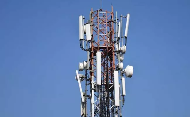 About 40000 telecom jobs at risk after SC verdict  - Sakshi