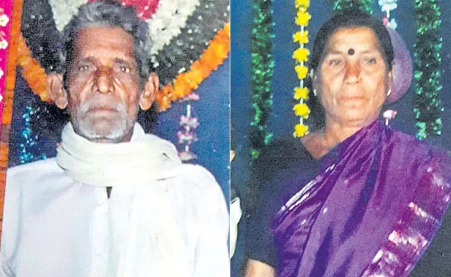 Couple Burnt To Death In Warangal - Sakshi