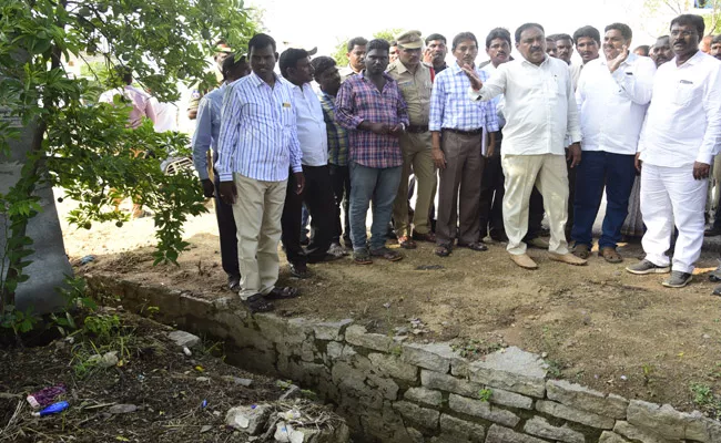 Errabelli Dayakar Rao Fires Over Officials About Chityala Sanitation - Sakshi