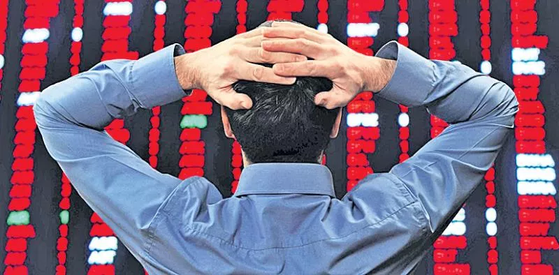 Sensex plunges 434 points, Nifty plummets 139 points - Sakshi