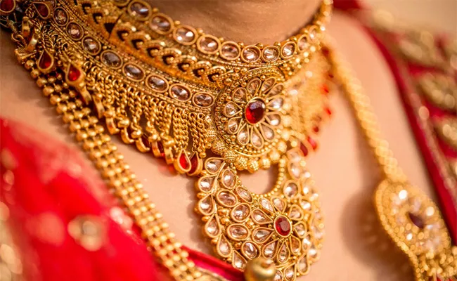 Lalitha Jewellery Robbery Gang Arrest in Tamil nadu - Sakshi