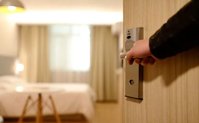 Saudi Reforms Row Allows Foreign Men And Women Share Hotel Room Together - Sakshi