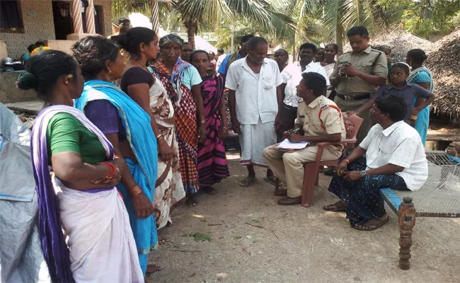 8 Fishermans From Thippalavalsa Are Accidentally Entered In Bangladesh Sea While Fishing In Indian Sea - Sakshi