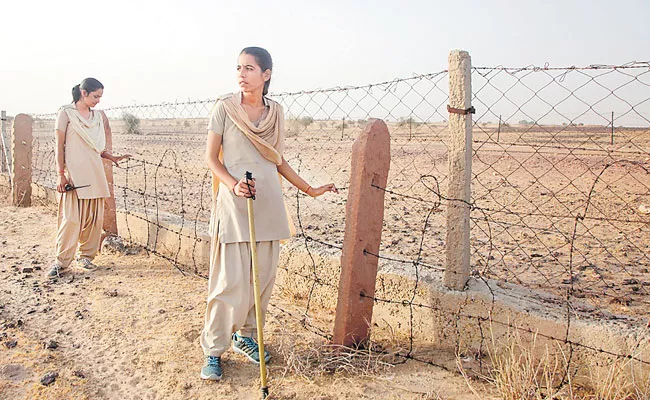  Rajasthan National Park Two women Forest Guards Forgea Frienship - Sakshi