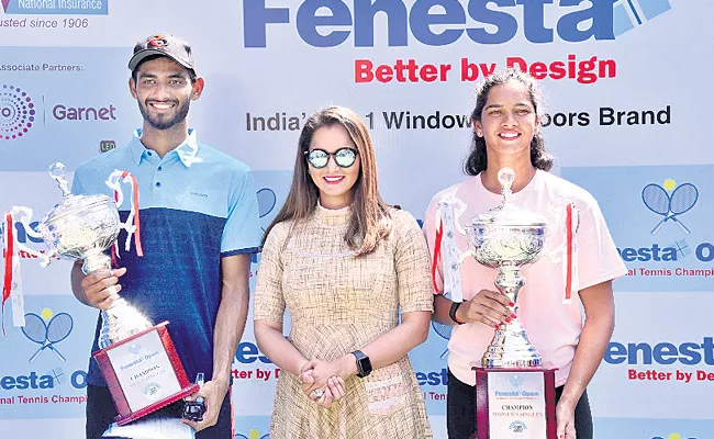 Sowjanya And Nikky Got Titles Of Fenesta Open - Sakshi