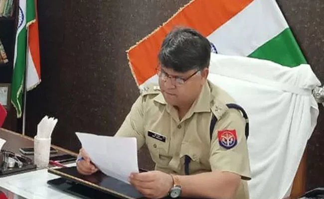 UP Top Cop Asks Staff To Learn Basics In English To Apply Leave - Sakshi