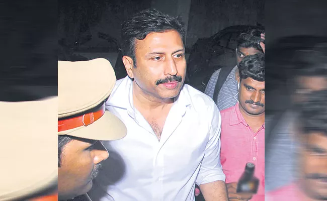 Hyderabad Police Arrested TV9 Ex CEO Ravi Prakash In Cheating Case - Sakshi