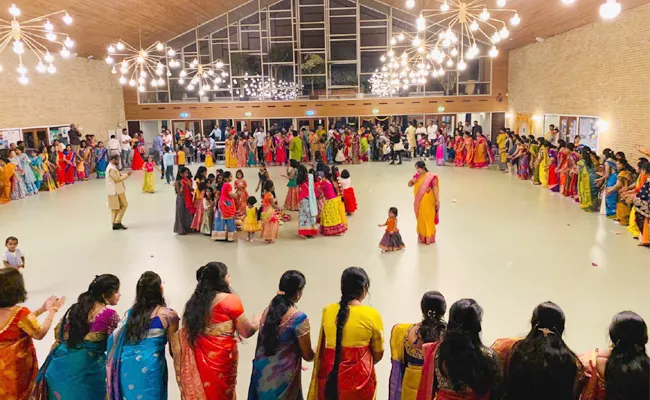 Telangana Association of Denmark Celebrates Bathukamma in Copenhagen - Sakshi