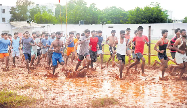 Army Recruitment Rally in Karimnagar 2019 - Sakshi