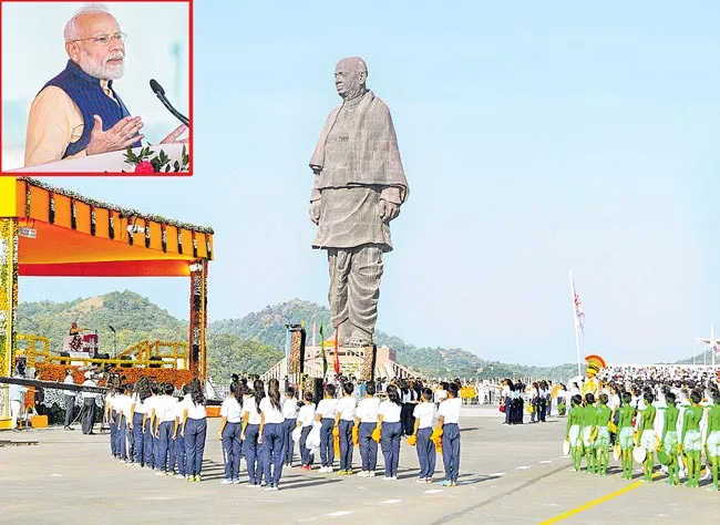 PM Modi dedicates Article 370 move to Sardar Patel - Sakshi