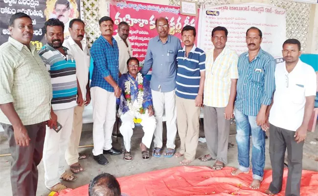 TSRTC Employee Retired in Strike Stage in Nalgonda - Sakshi