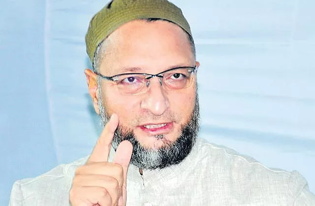 Asaduddin Owaisi Not satisfied with Ayodhya verdict - Sakshi