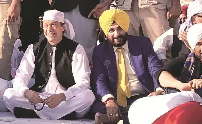 Imran Khan asking for Sidhu at Kartarpur opening Ceremony - Sakshi