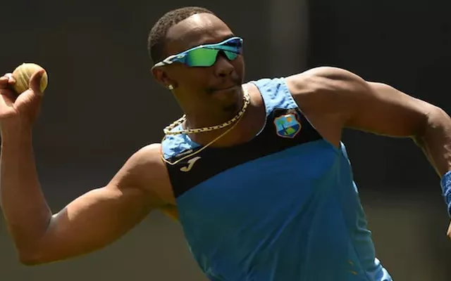 Dwayne Bravo Bravo Takes A Dig At  Dave Cameron - Sakshi