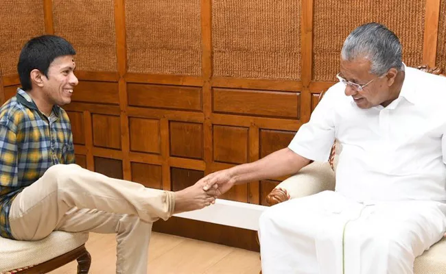 Differently Abled Pranav Meets Pinarayi Vijayan - Sakshi